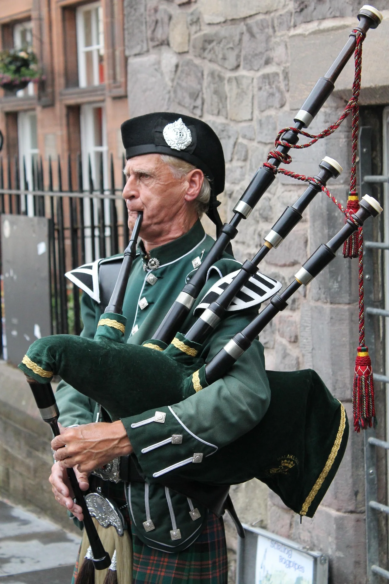 Edinburgh traditional culture and heritage